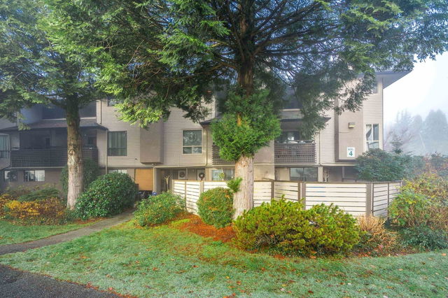 10585 Holly Park Lane