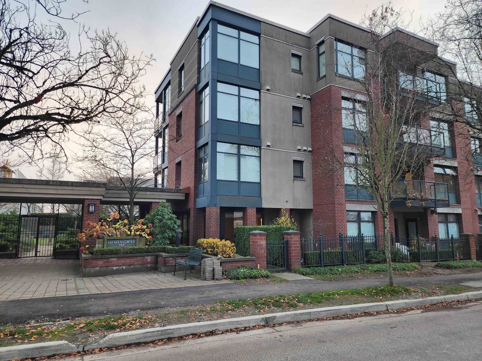 Listing Image 1