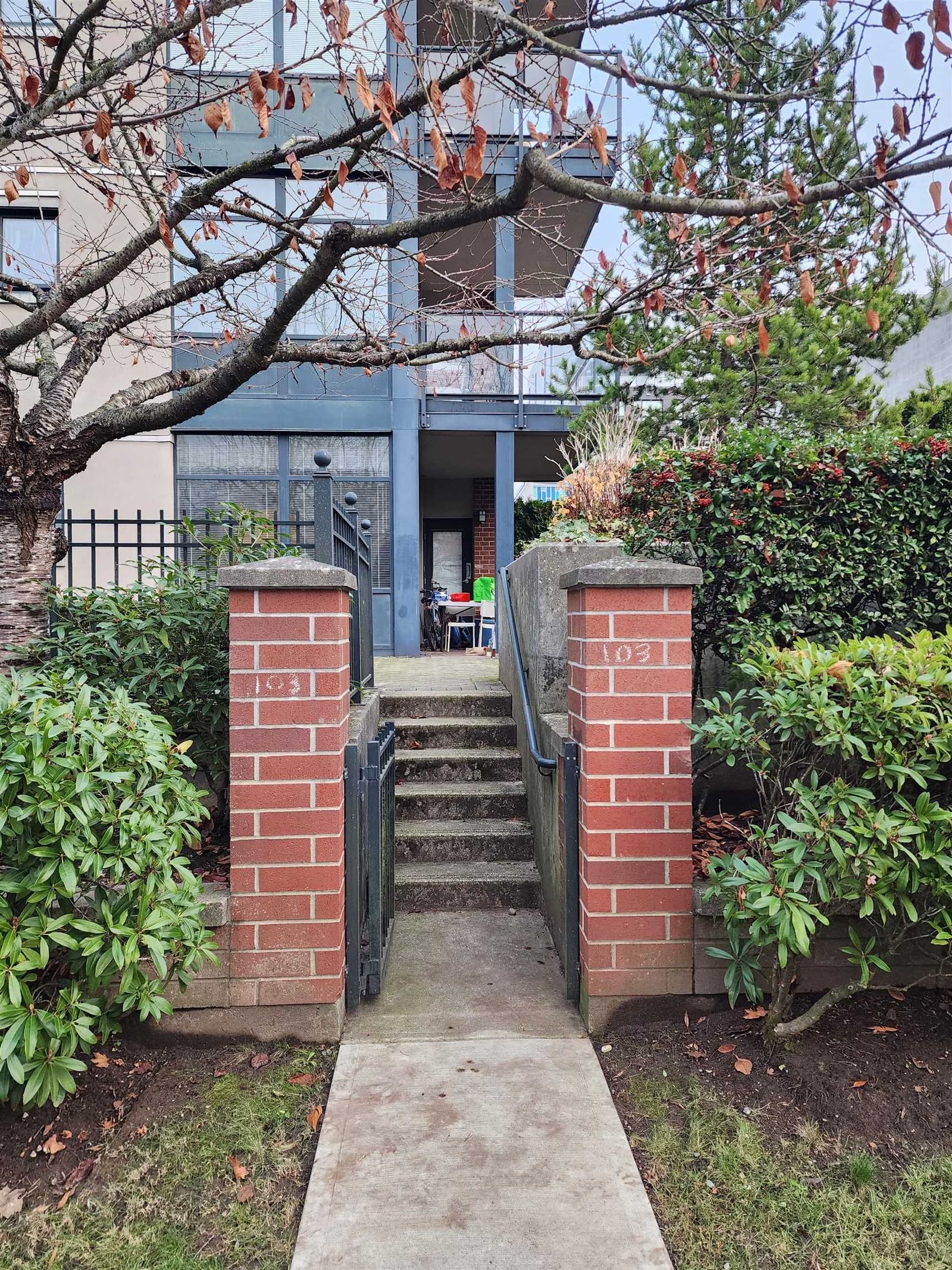 Listing Image 10