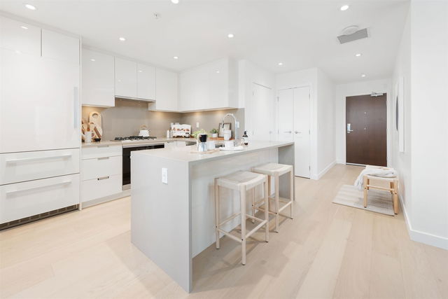 309 - 6328 Cambie Street