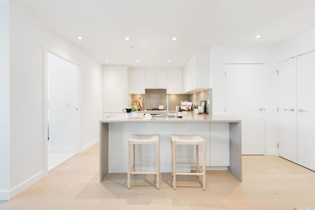 309 - 6328 Cambie Street