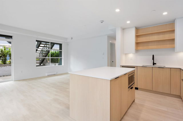 110 - 2045 Heritage Park Lane