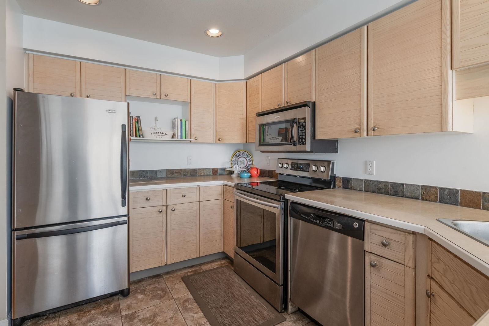 Listing Image 9