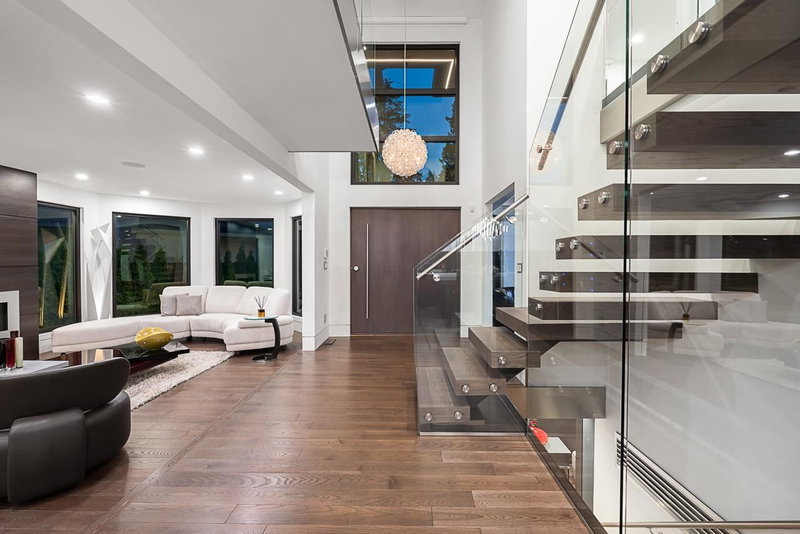 4577 Capilano Road, North Vancouver, V7R 4K2 | Image 3