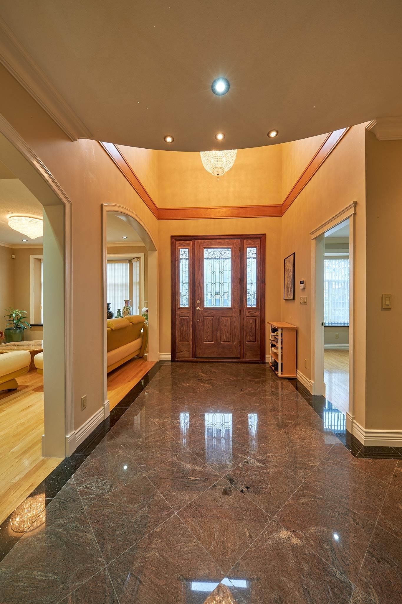 Listing Image 4
