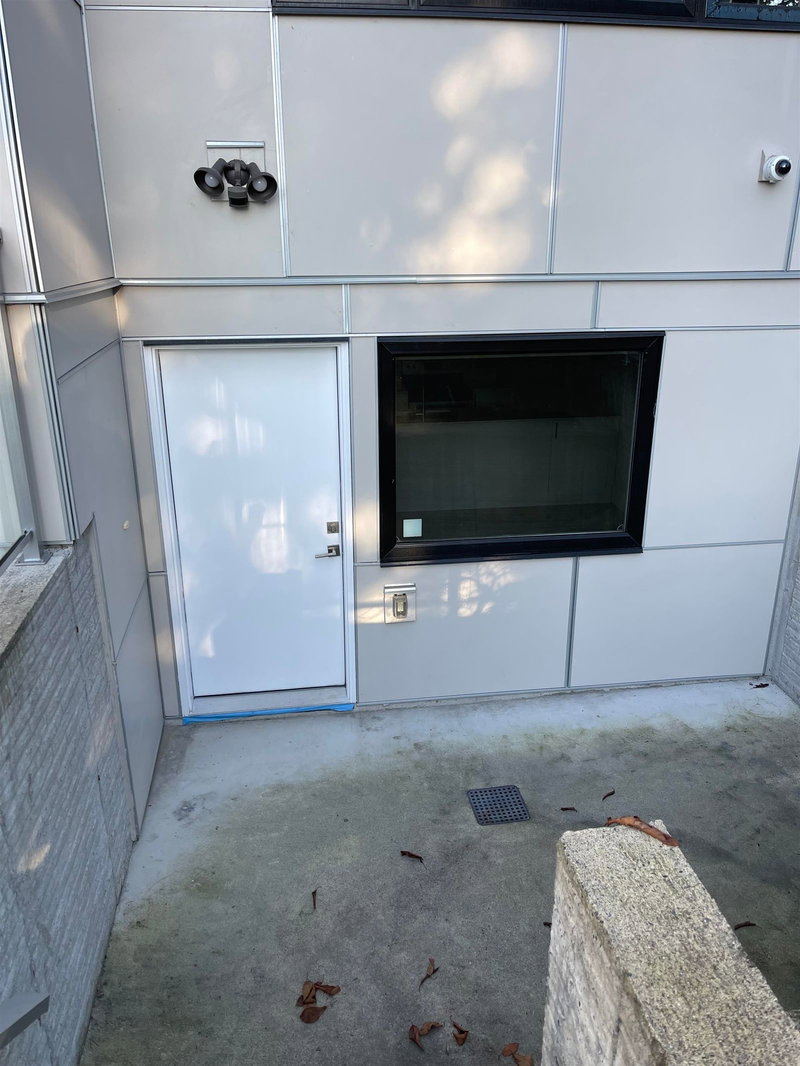 517 Granada Crescent, North Vancouver, V7N 3A7 | Image 2