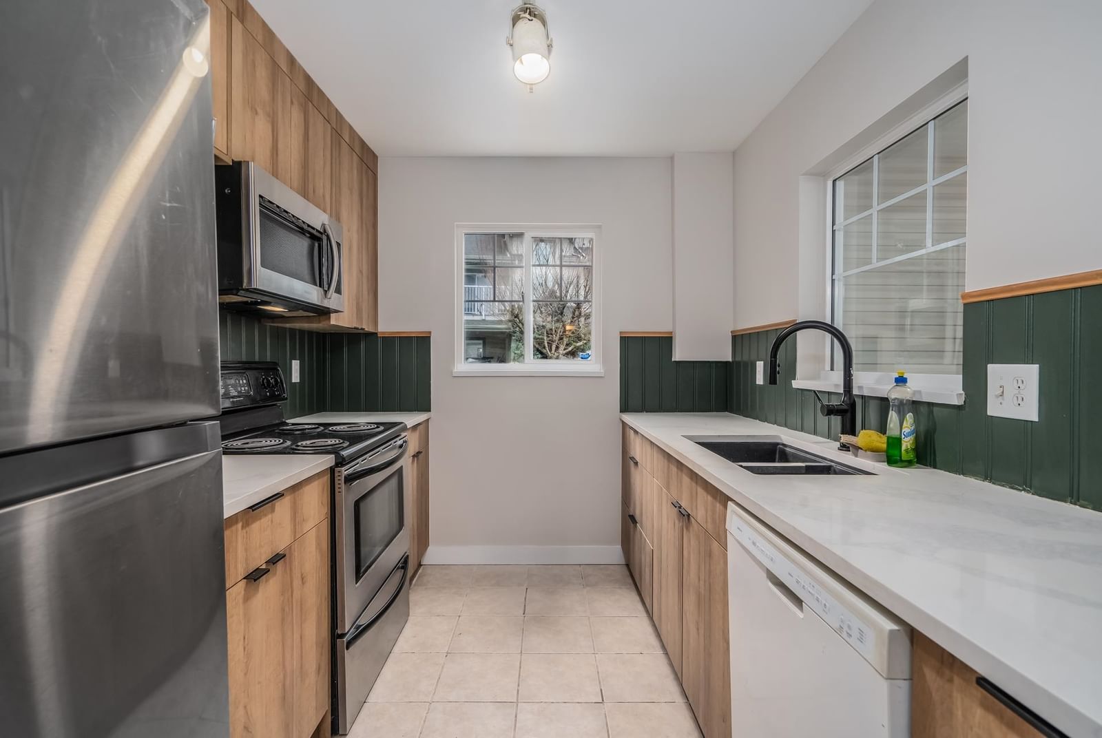 Listing Image 12