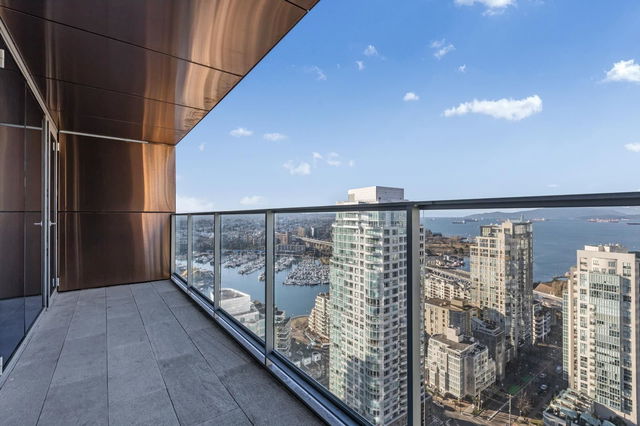 3X03 - 1480 Howe Street