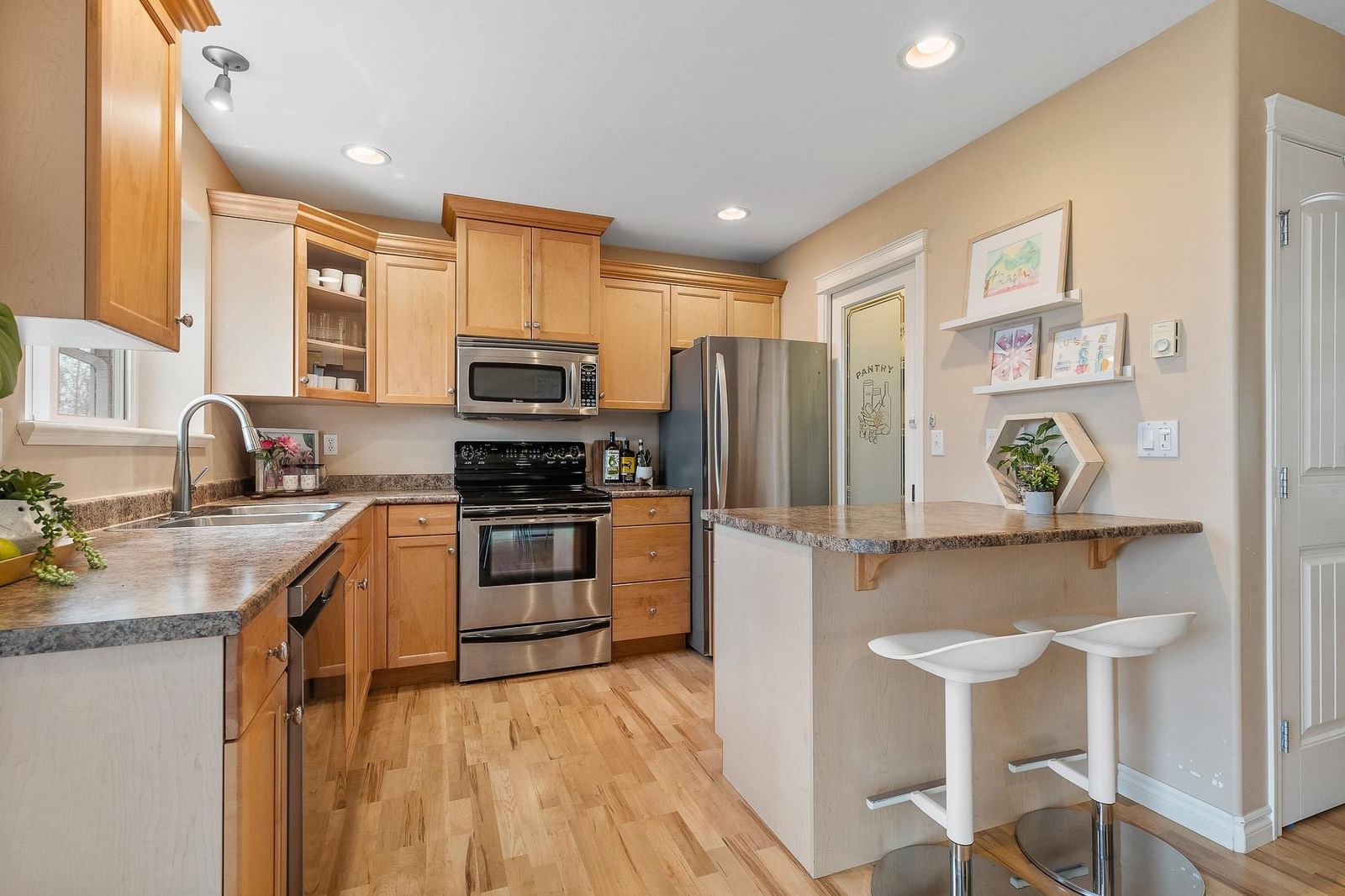 Listing Image 15