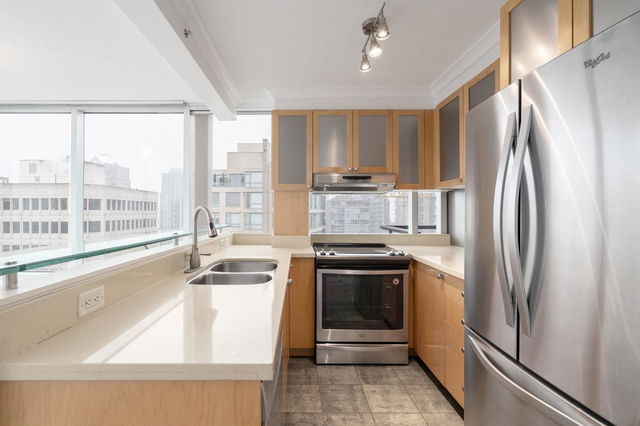 1302 - 1003 Burnaby Street