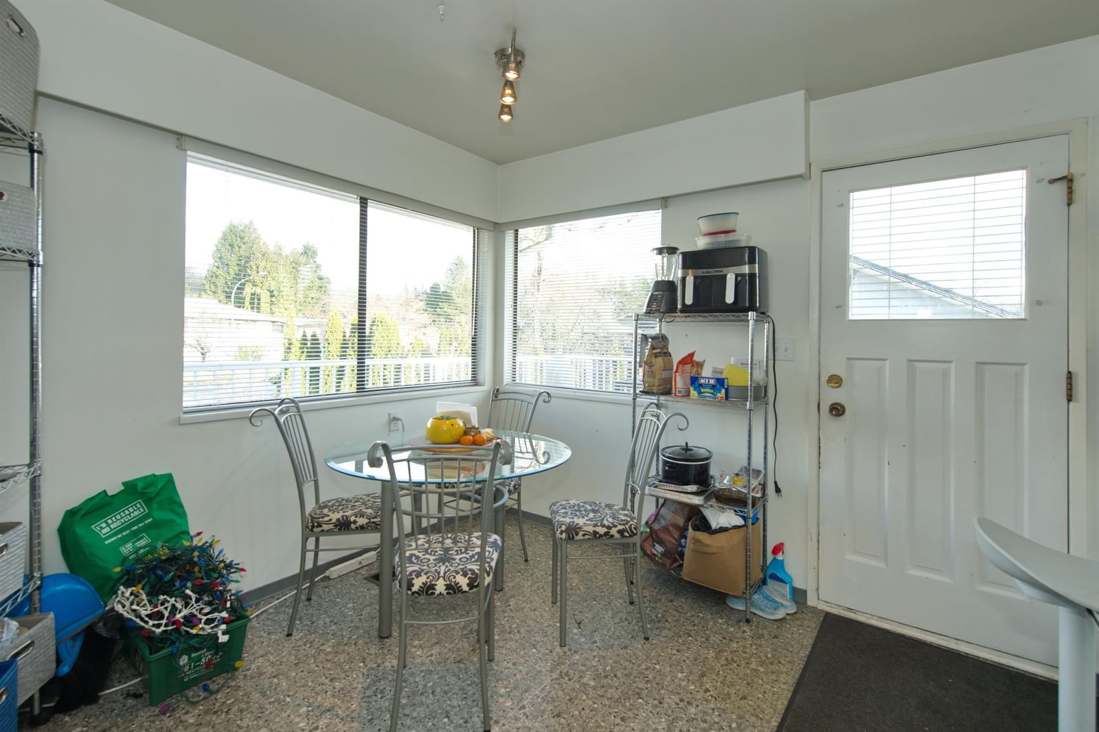 Listing Image 18