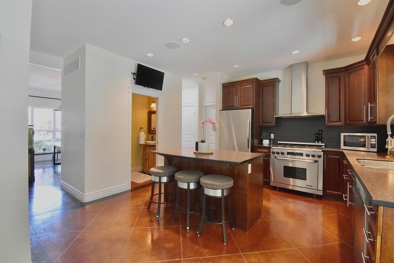 Listing Image 13