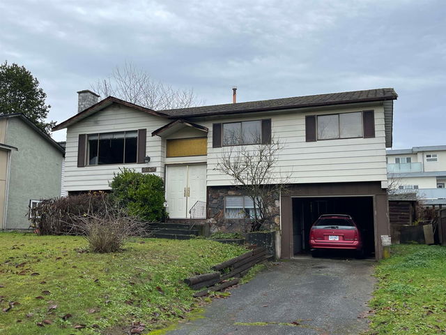 8868 Roslin Place