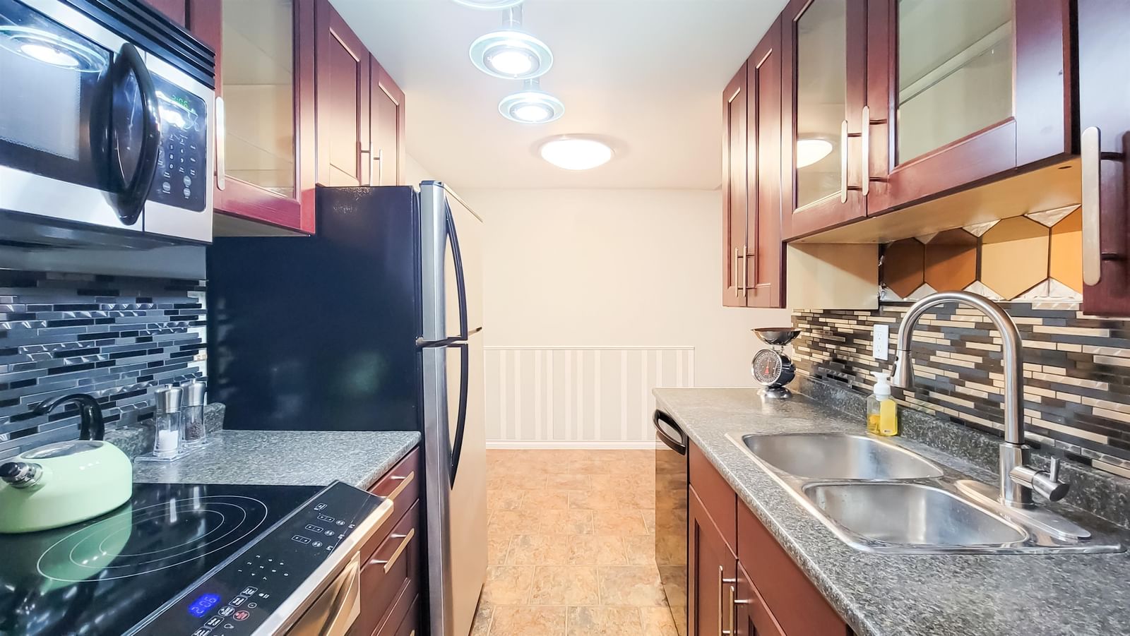 Listing Image 12