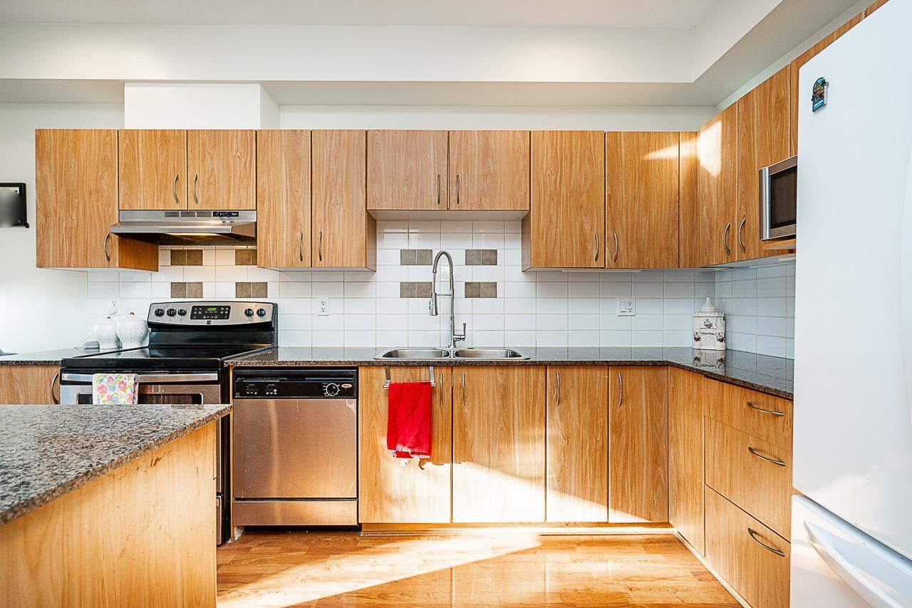 Listing Image 19