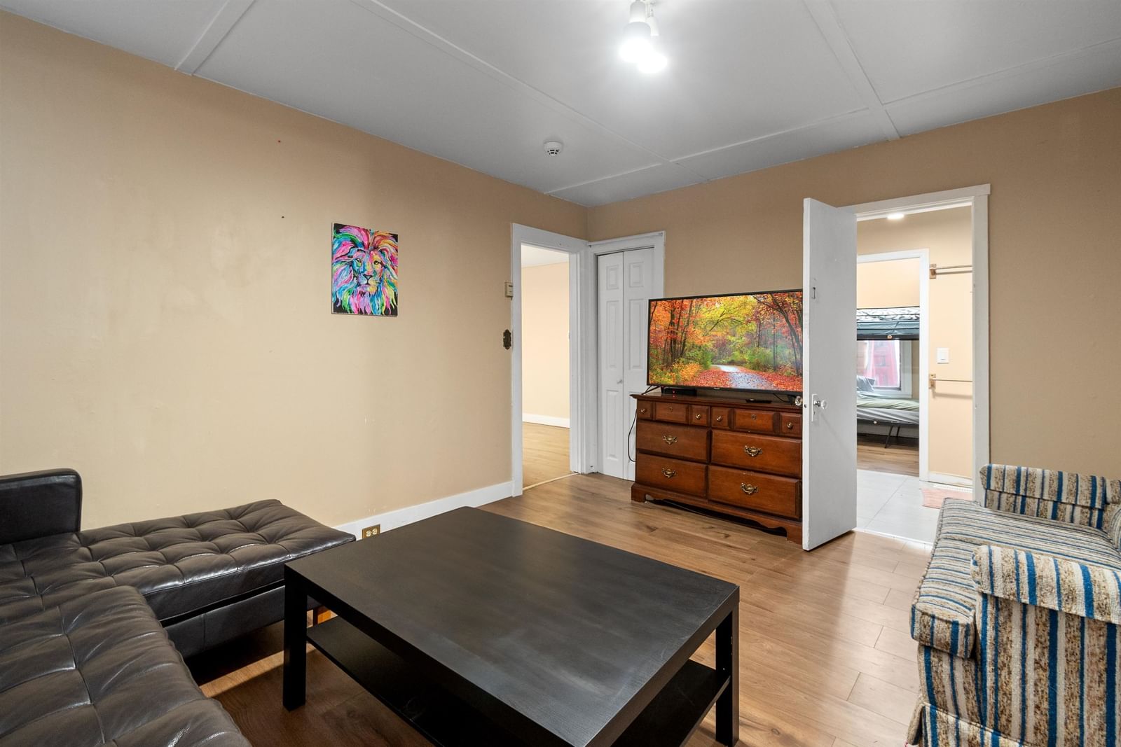 Listing Image 14