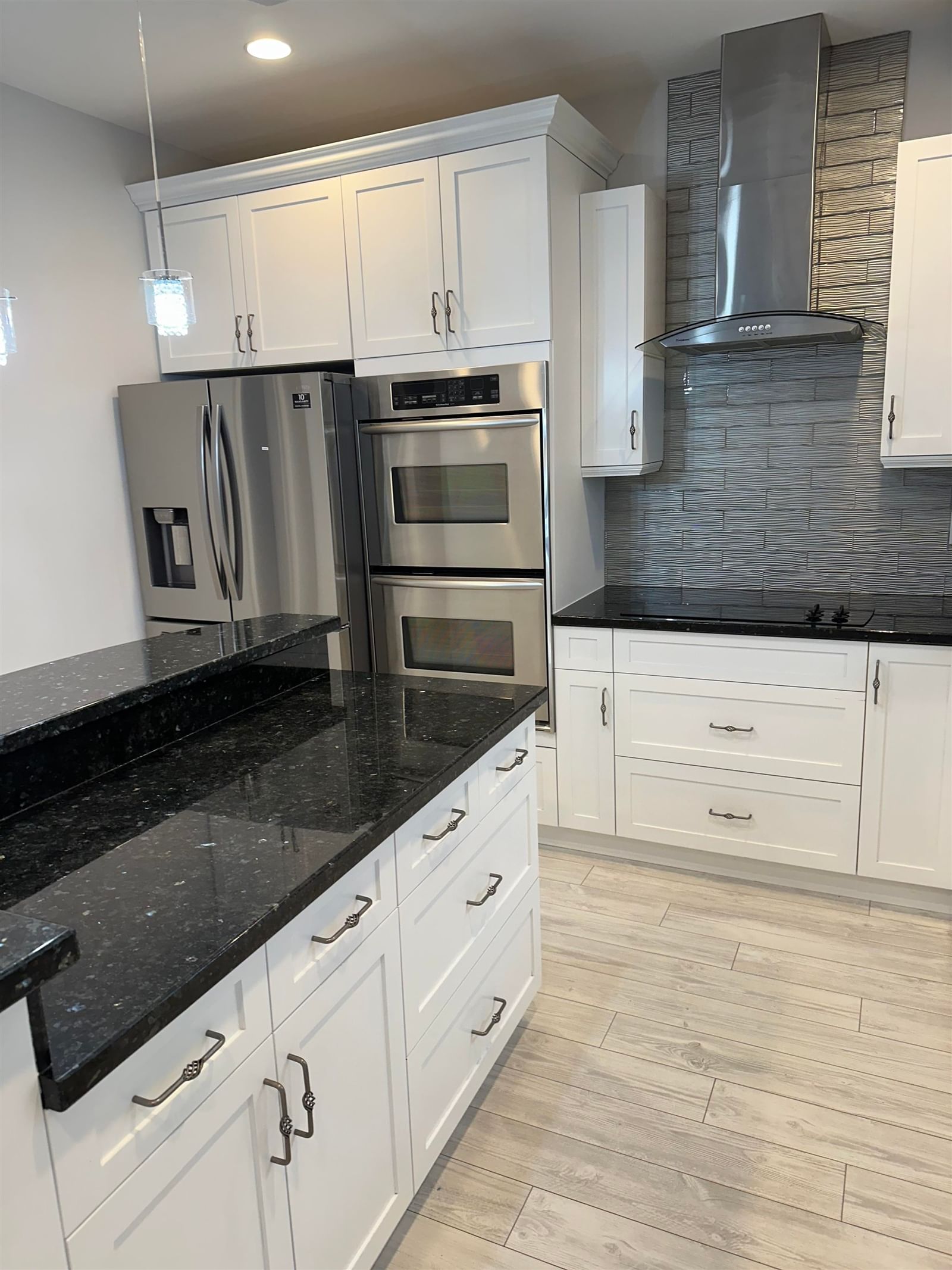 Listing Image 12