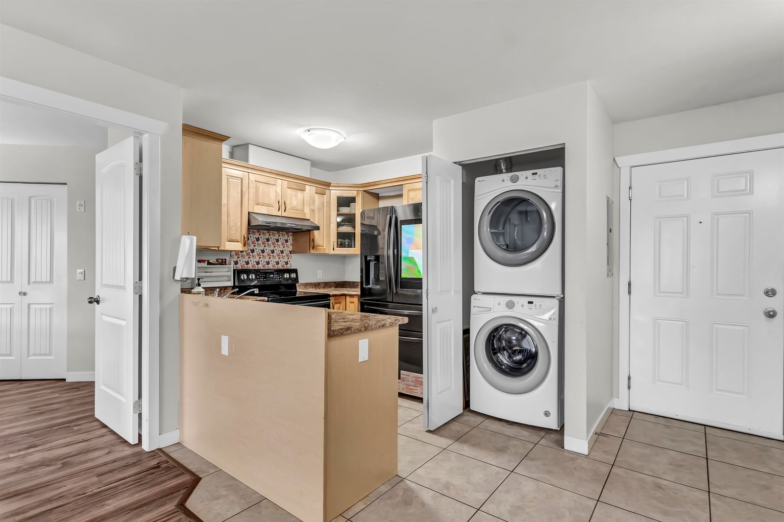 Listing Image 8