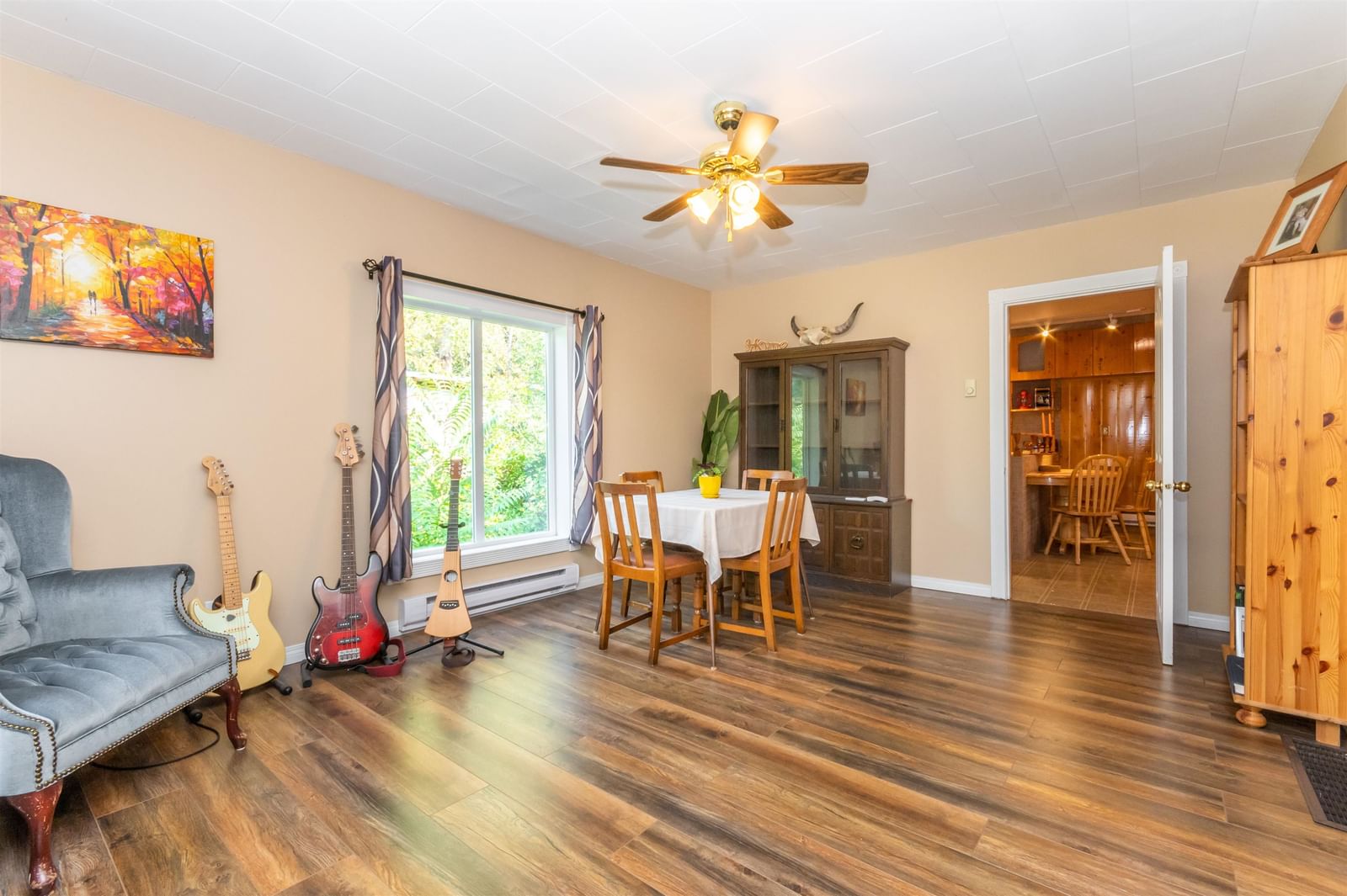 Listing Image 15