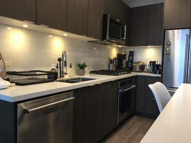 1007 - 530 Whiting Way
