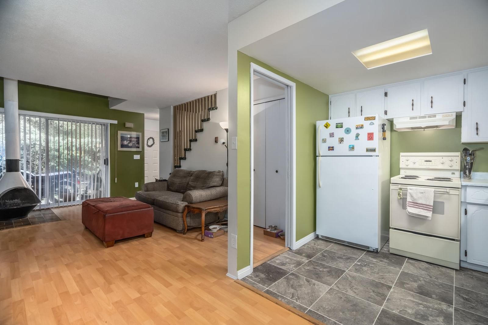 Listing Image 5