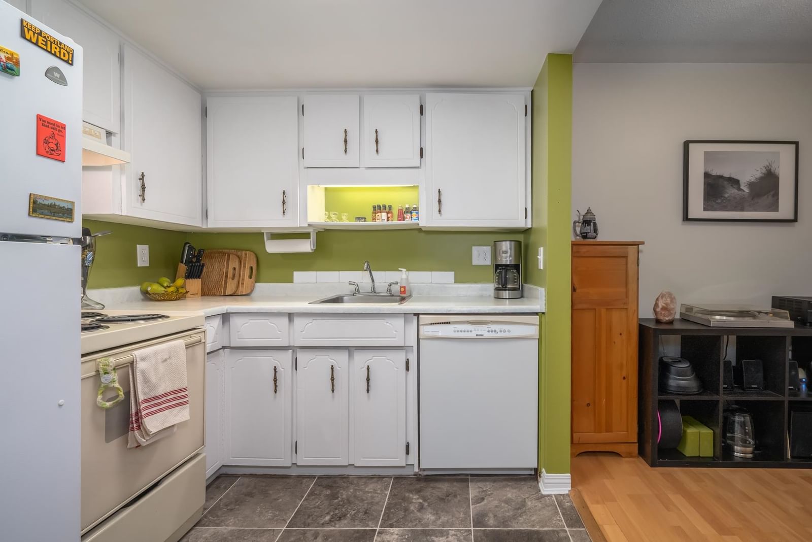 Listing Image 6
