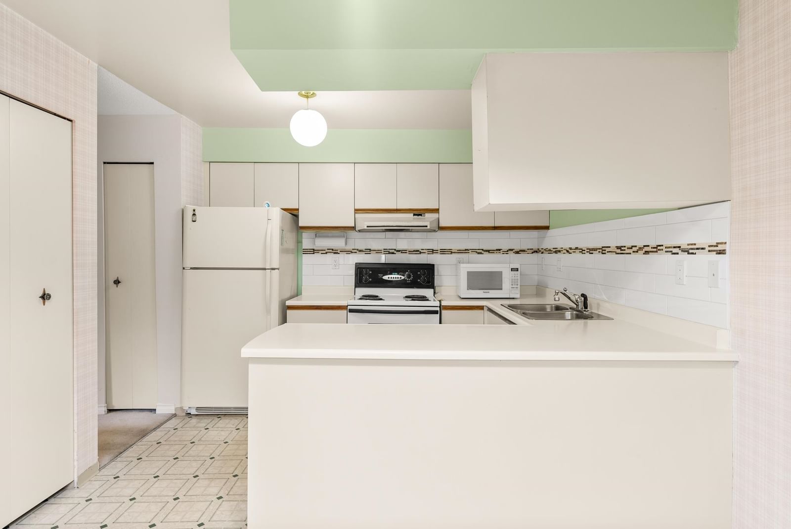 Listing Image 14