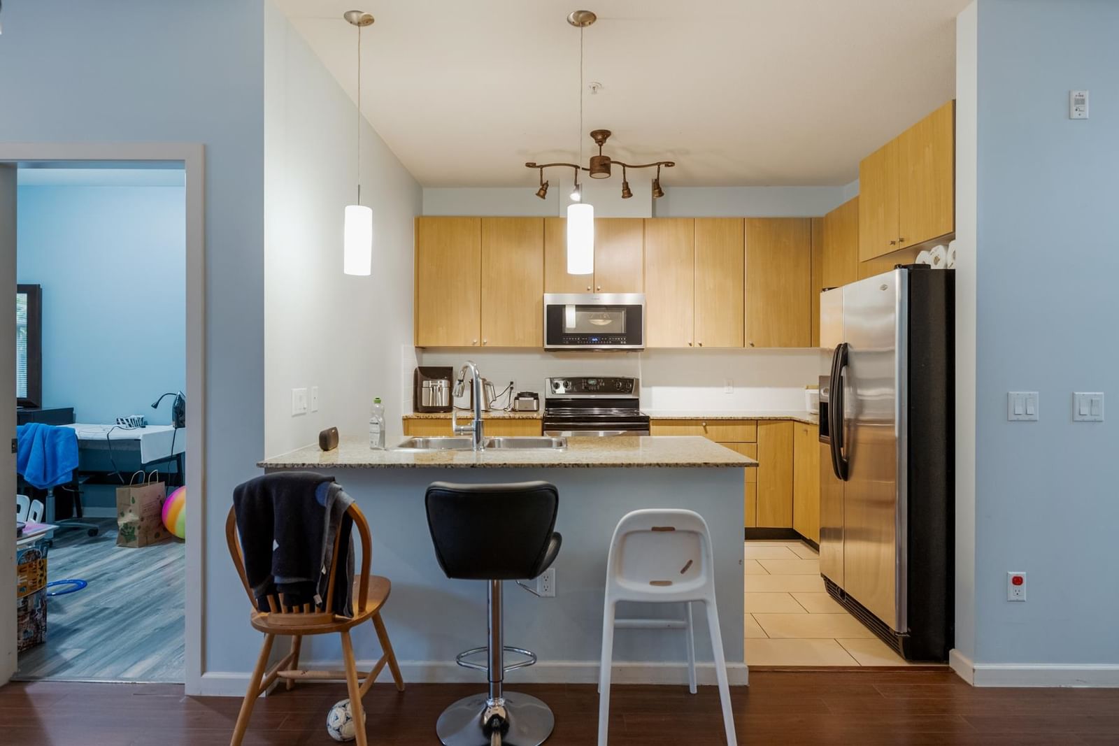 Listing Image 9
