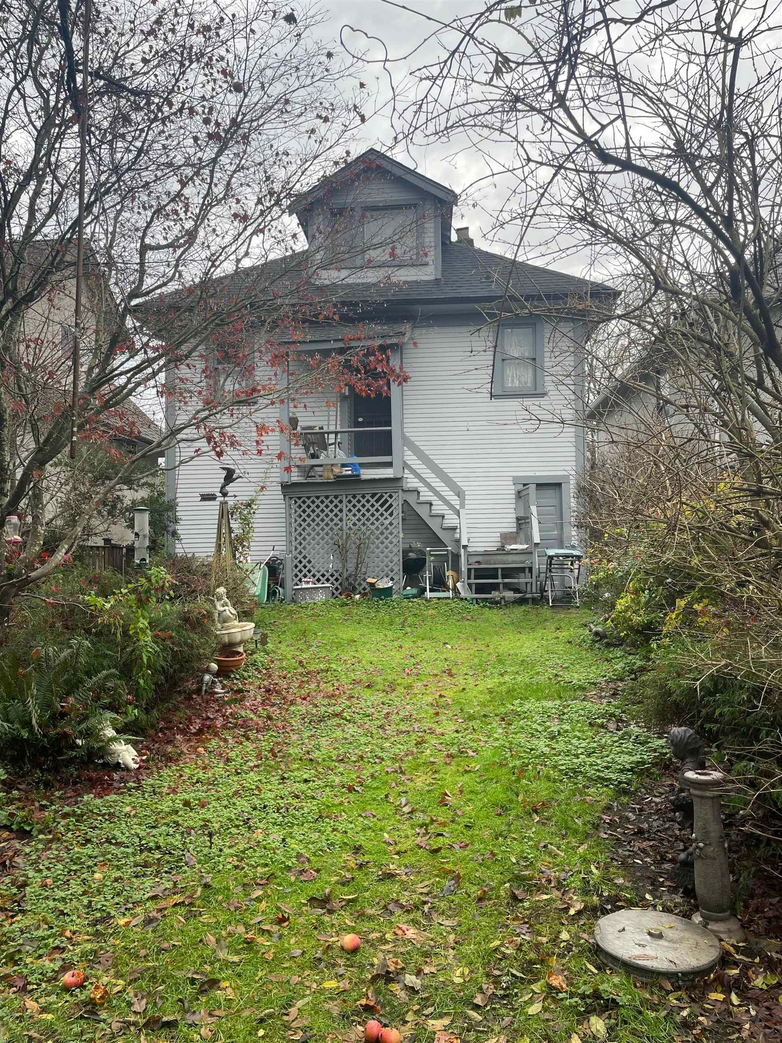 Listing Image 4