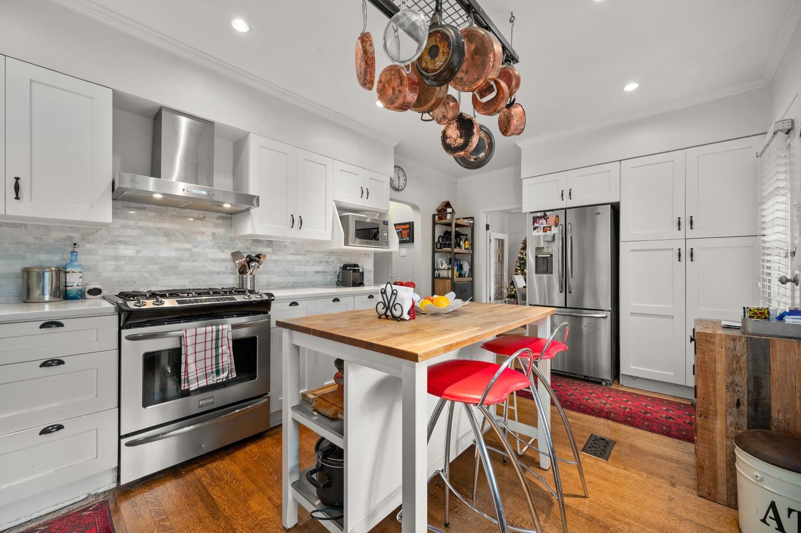 Listing Image 10