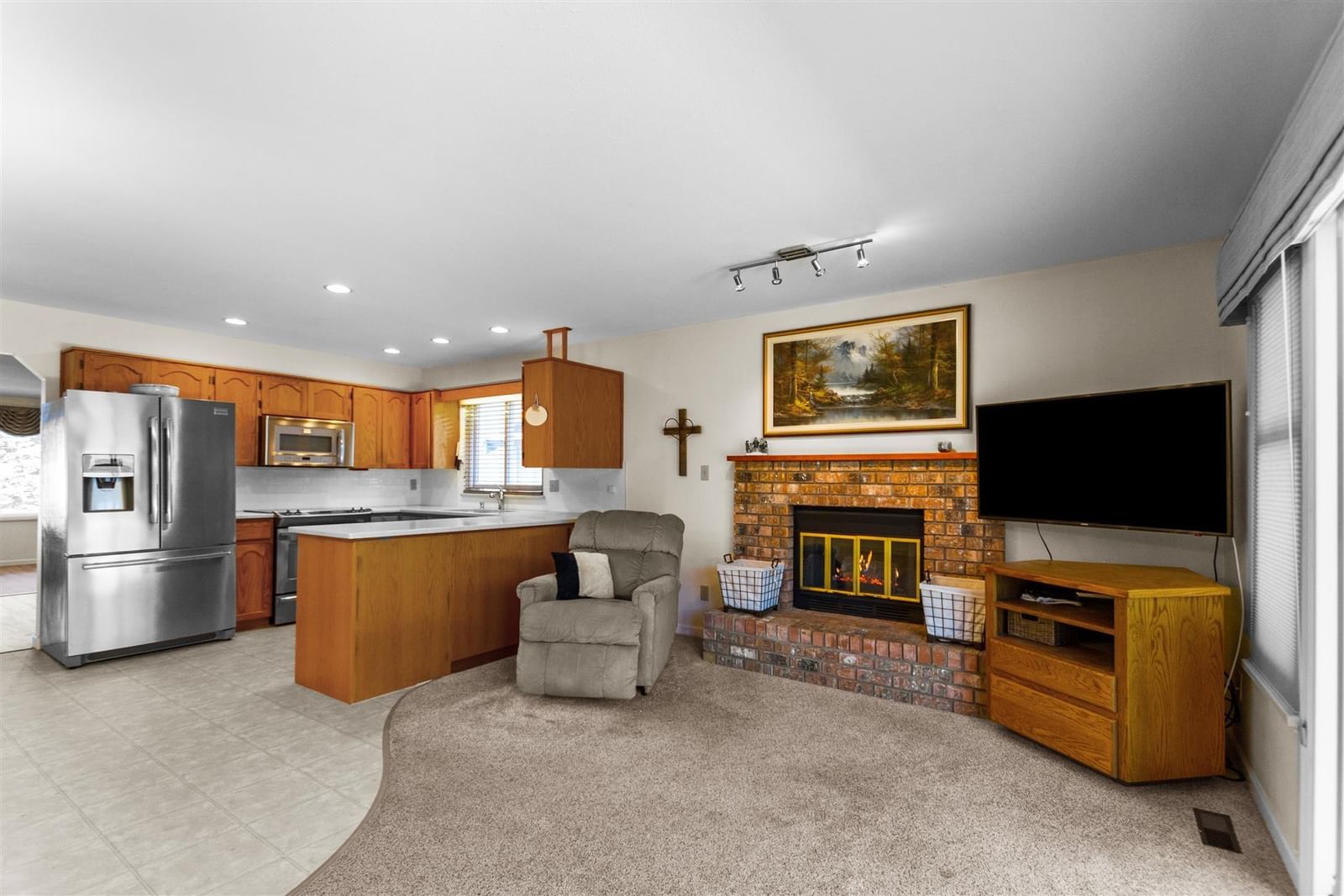 Listing Image 5