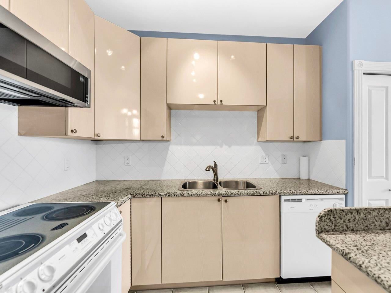 Listing Image 18