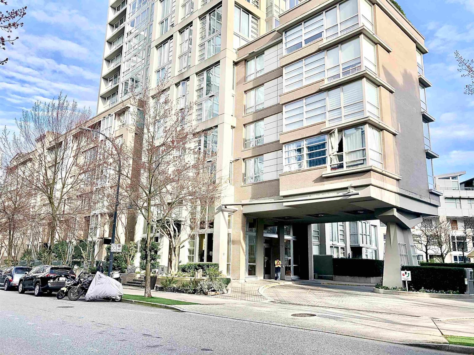 Listing Image 19