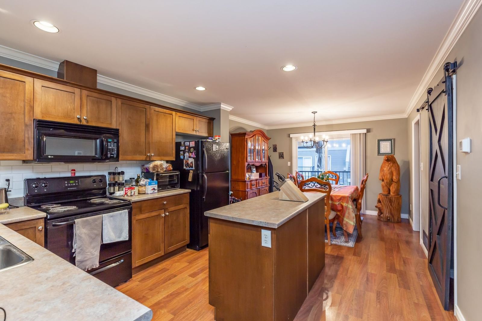 Listing Image 6
