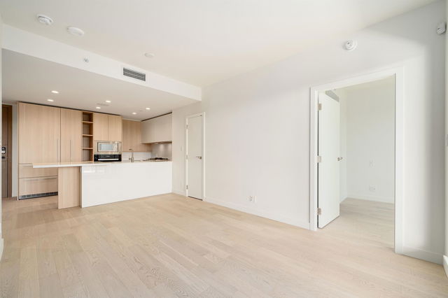 304 - 6833 Pearson Way