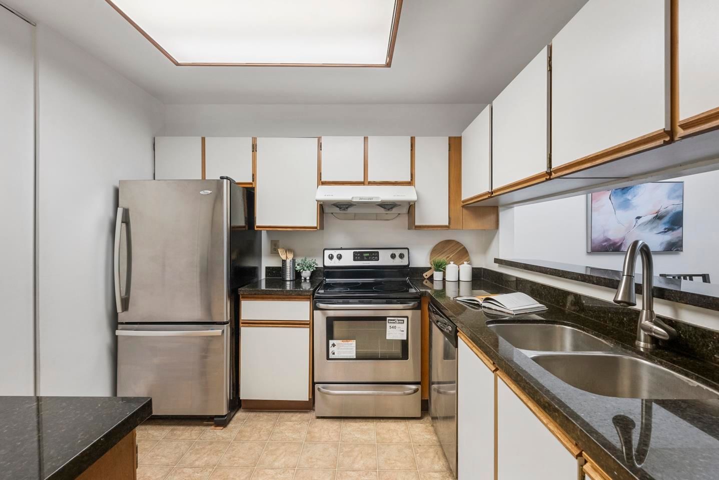 Listing Image 11