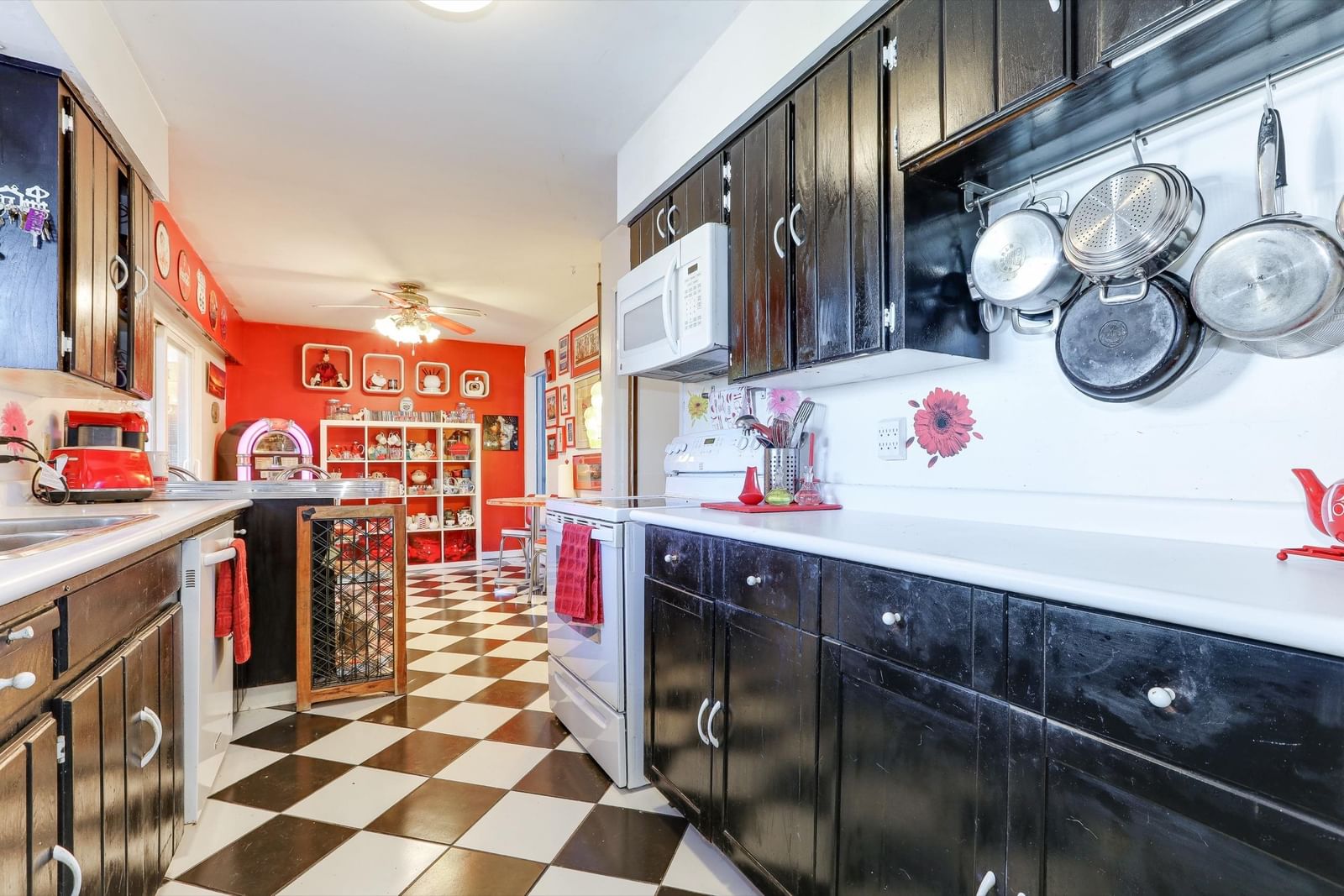 Listing Image 10