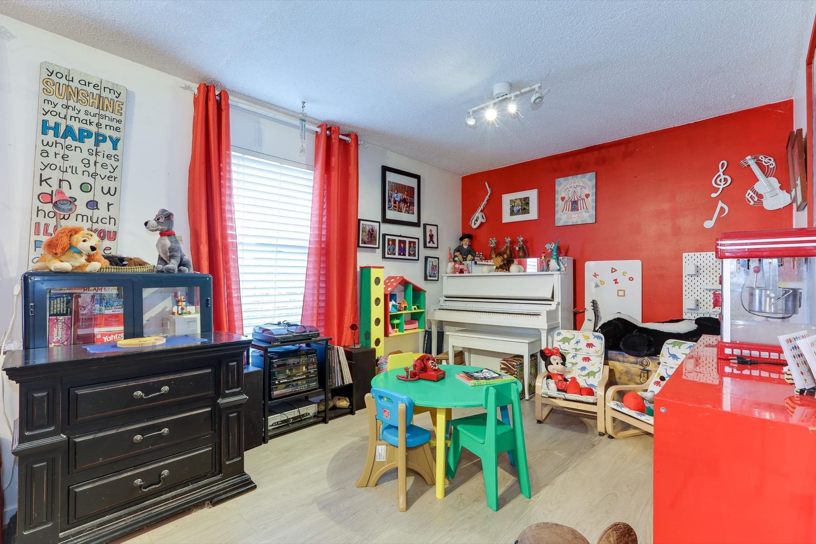 Listing Image 21