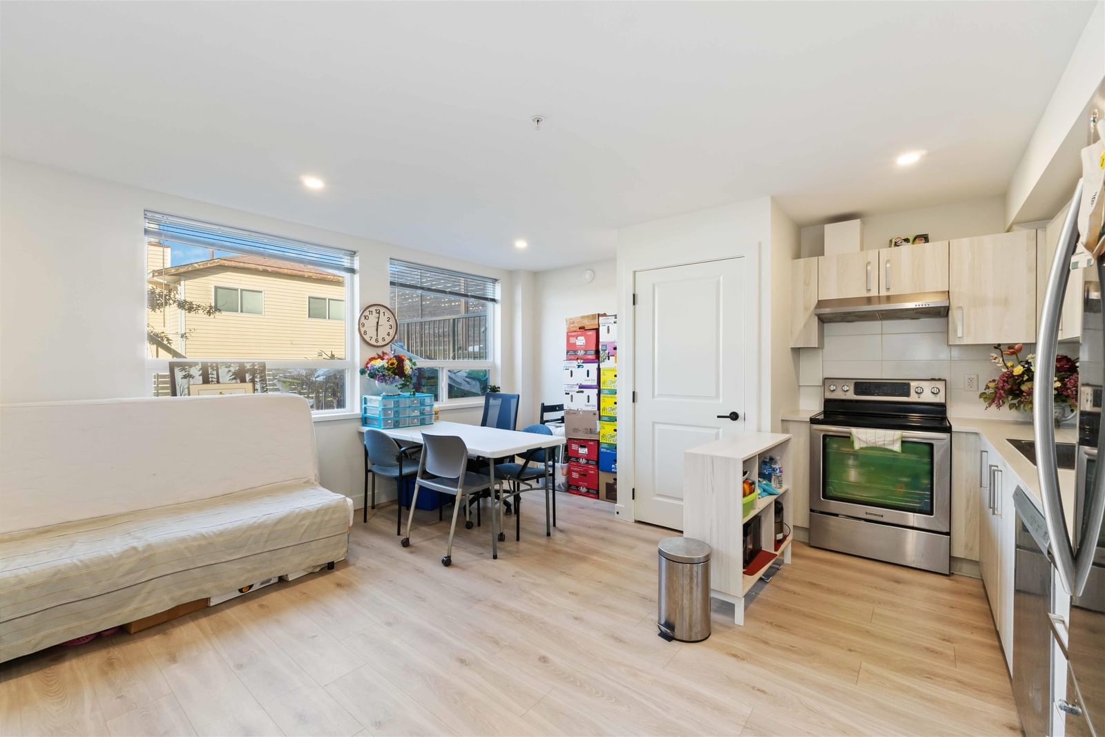 Listing Image 14