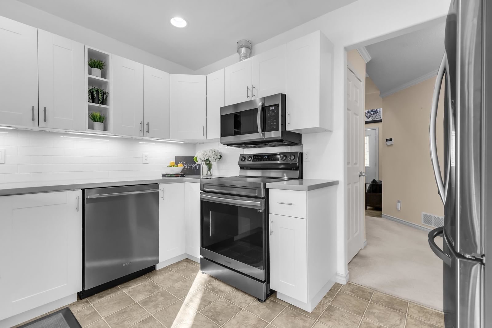 Listing Image 14
