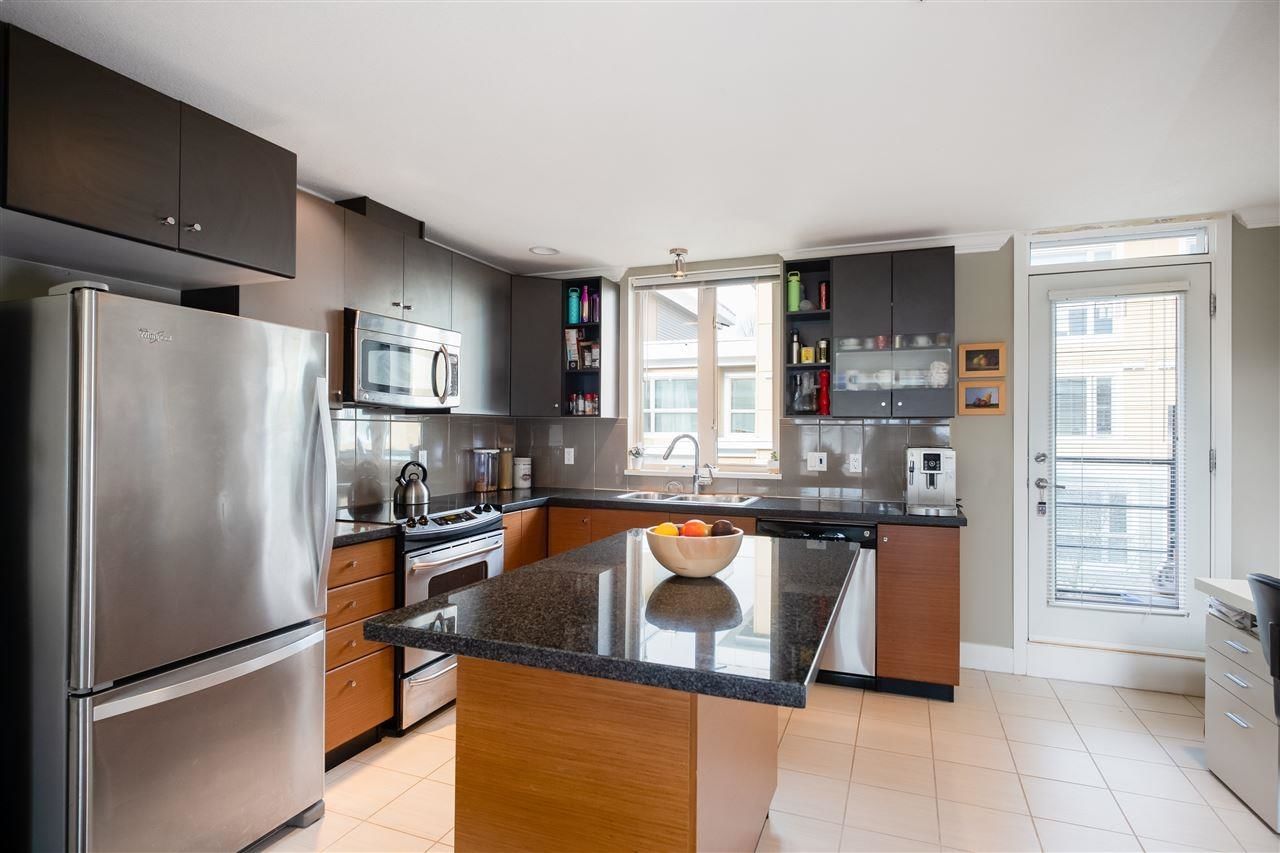 Listing Image 4