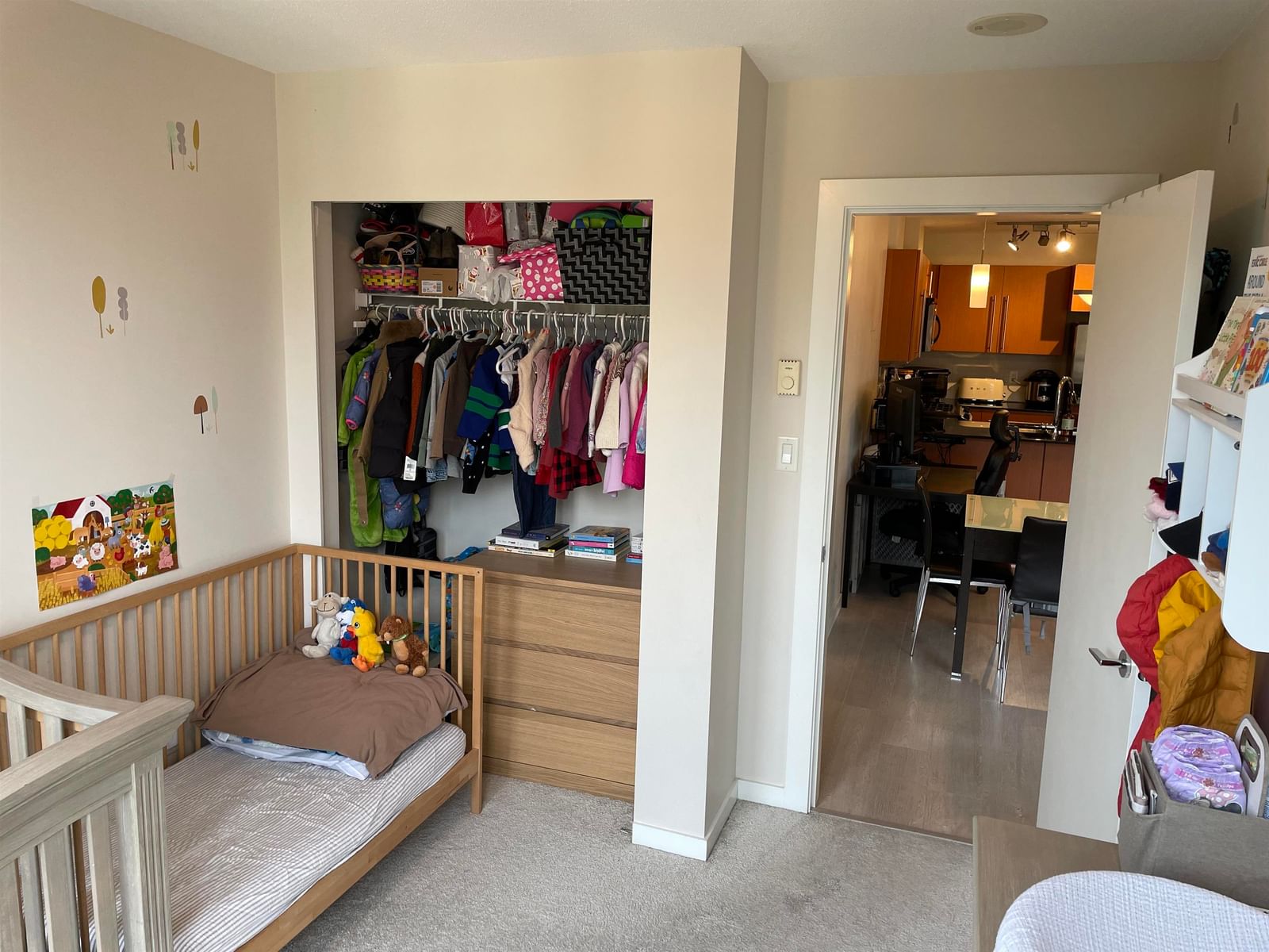 Listing Image 11