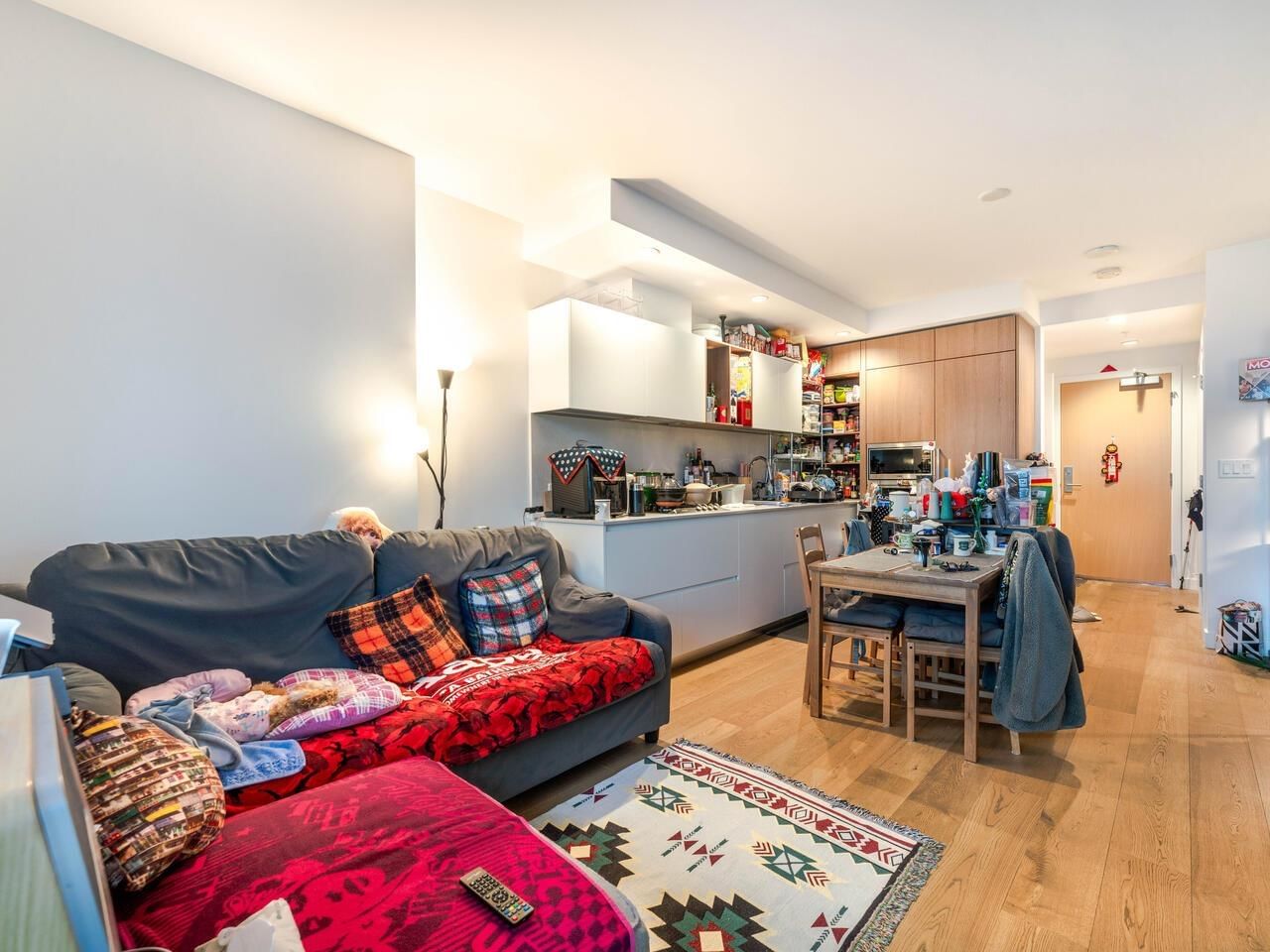 Listing Image 11