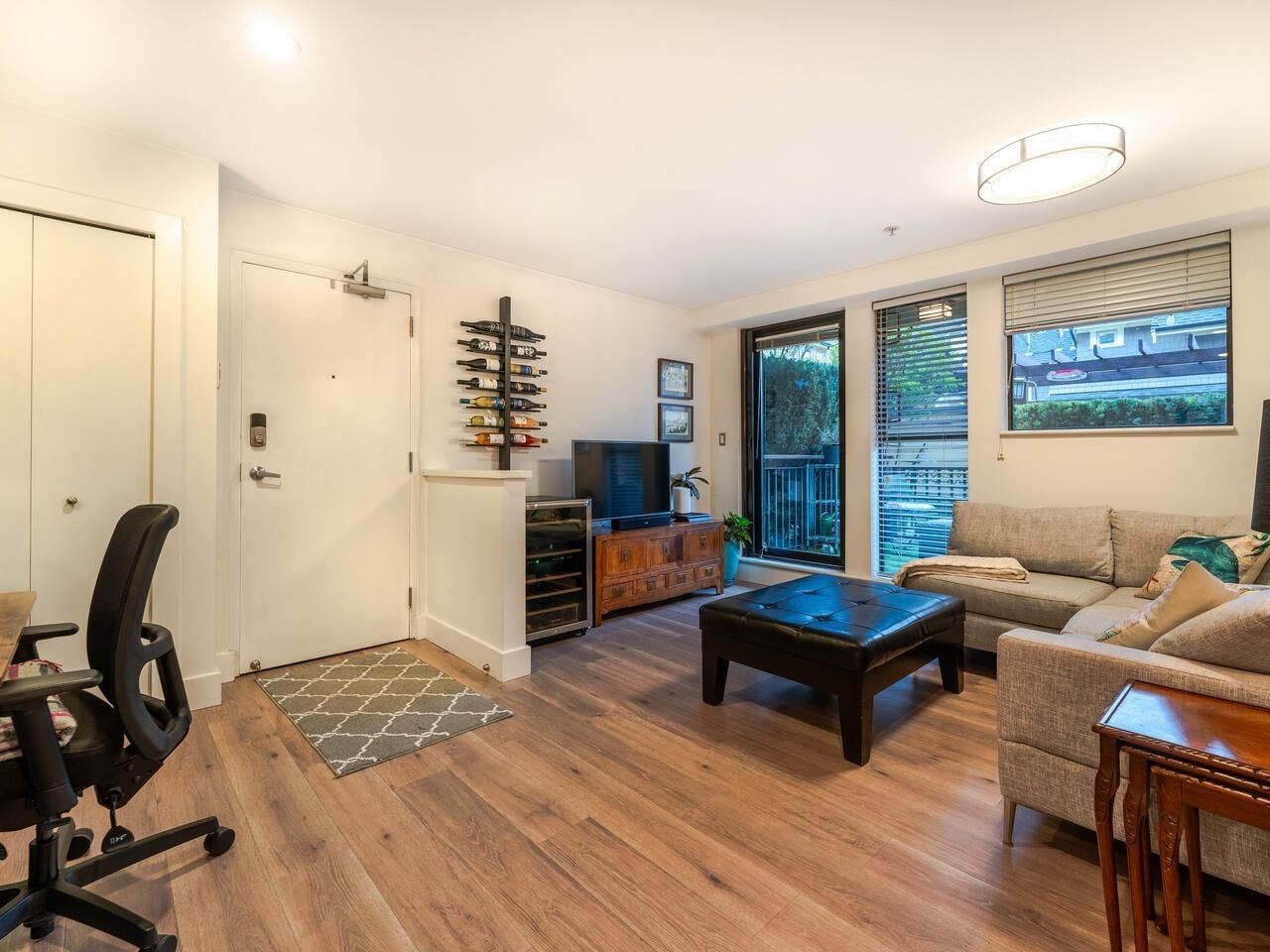 Listing Image 8