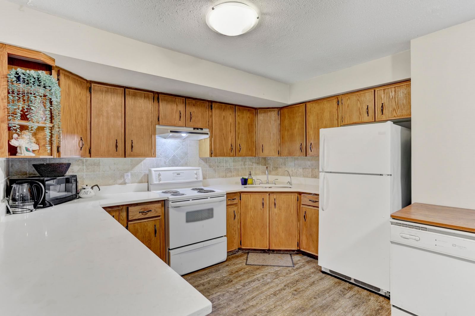 Listing Image 19
