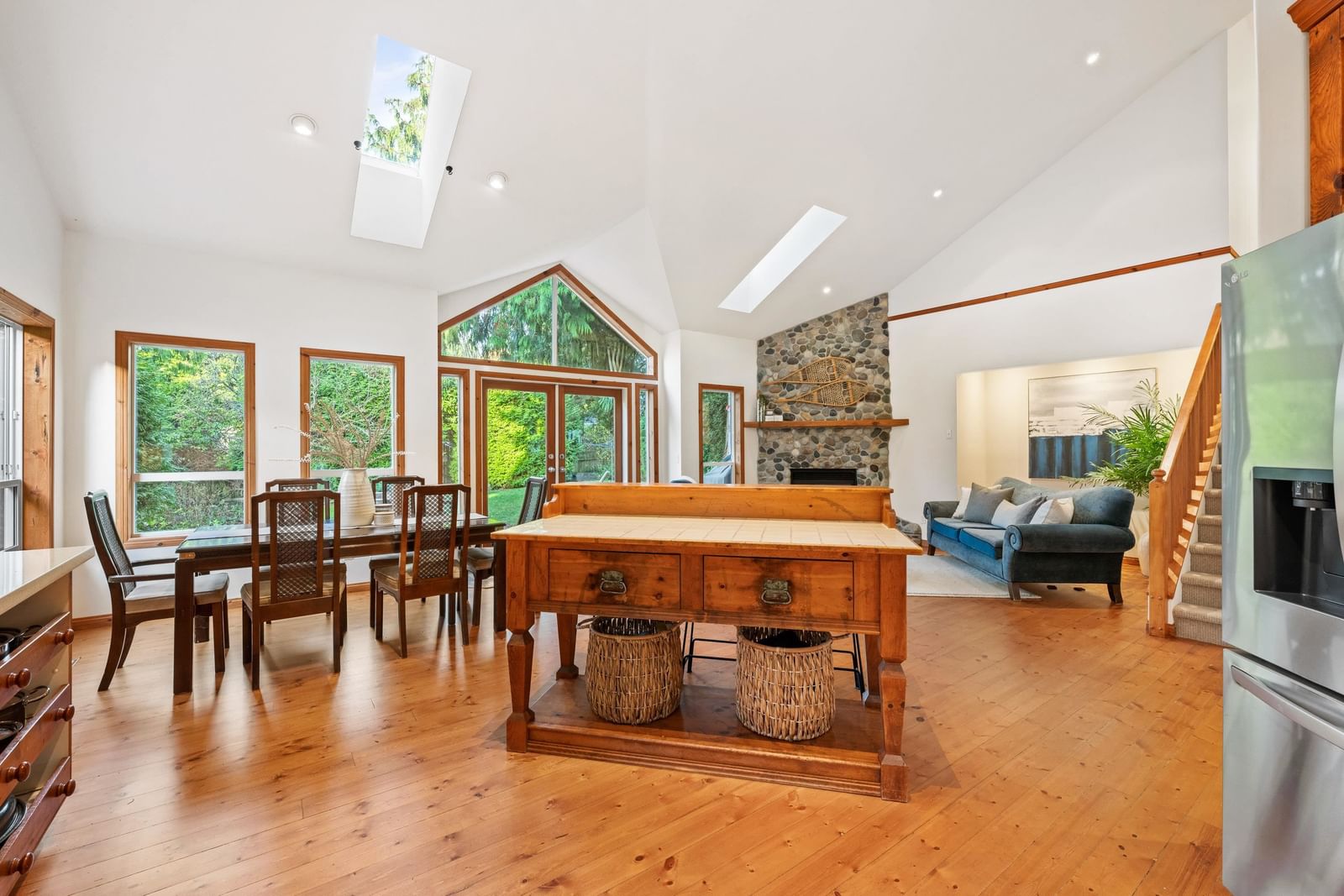 Listing Image 11