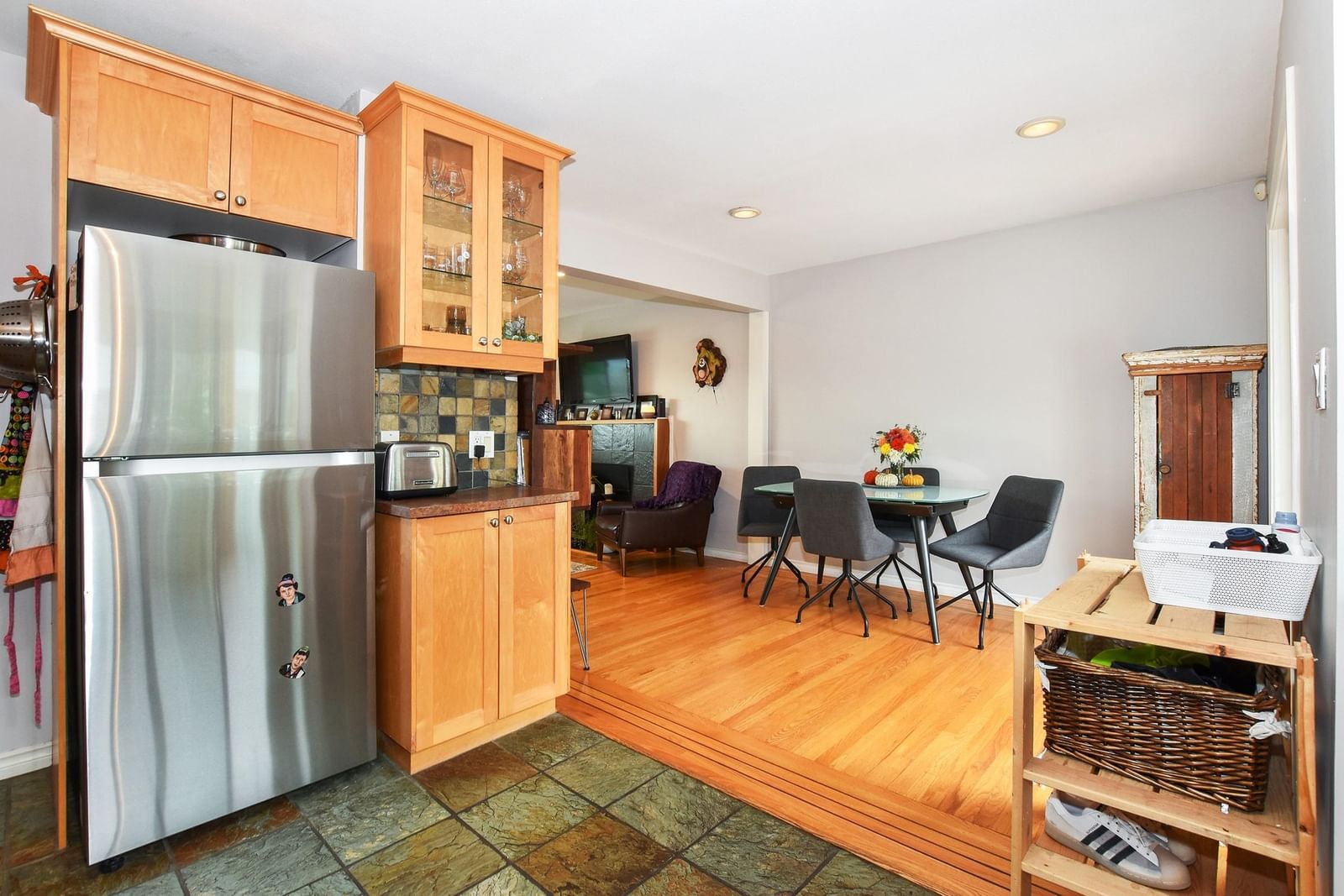 Listing Image 10