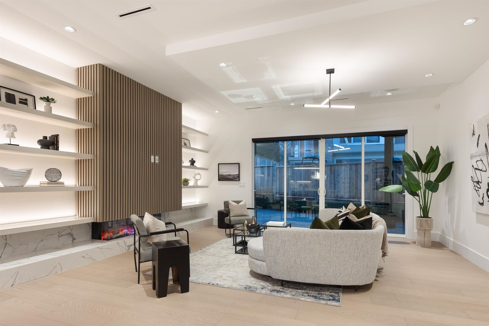Listing Image 10
