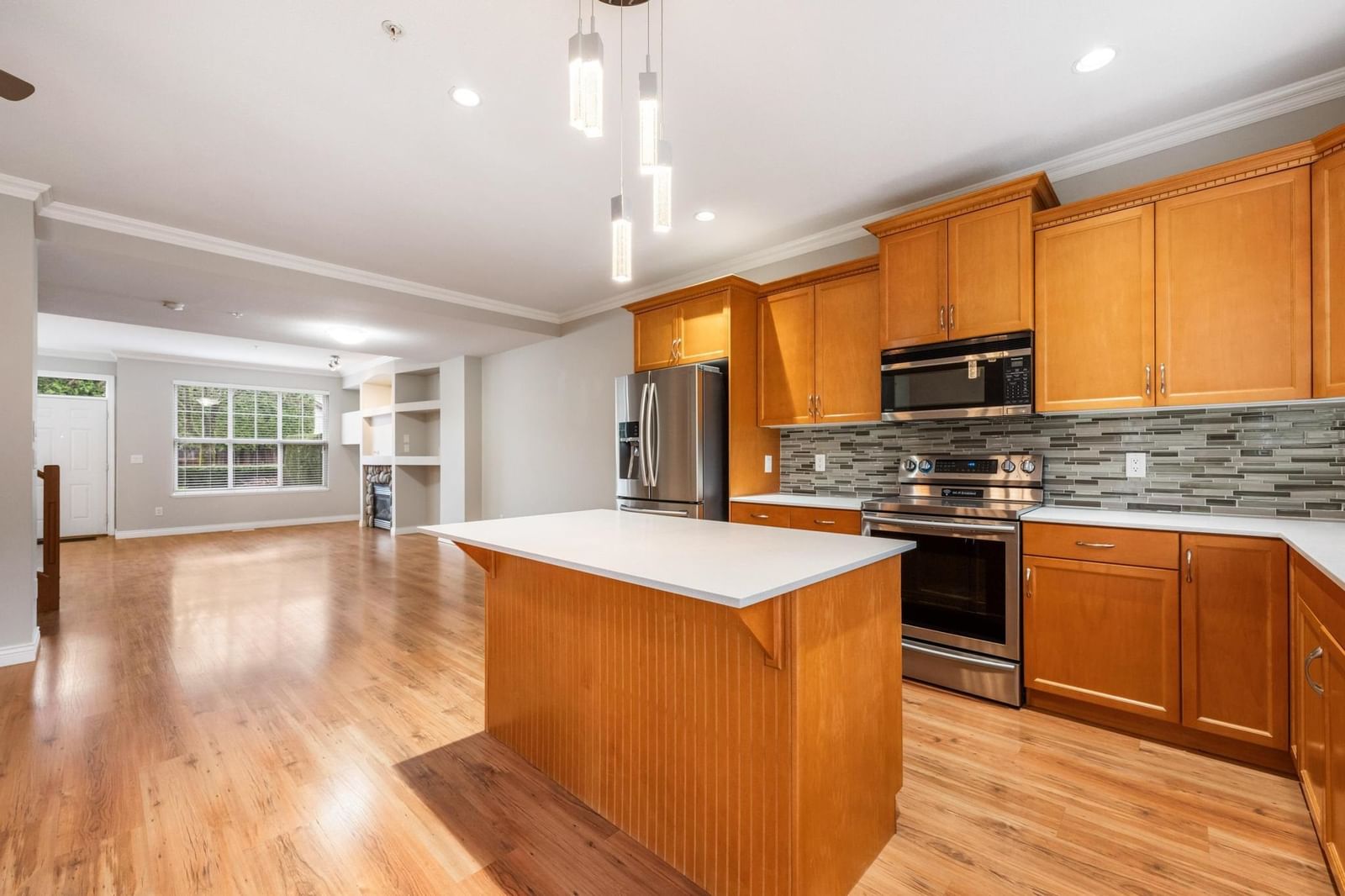 Listing Image 11