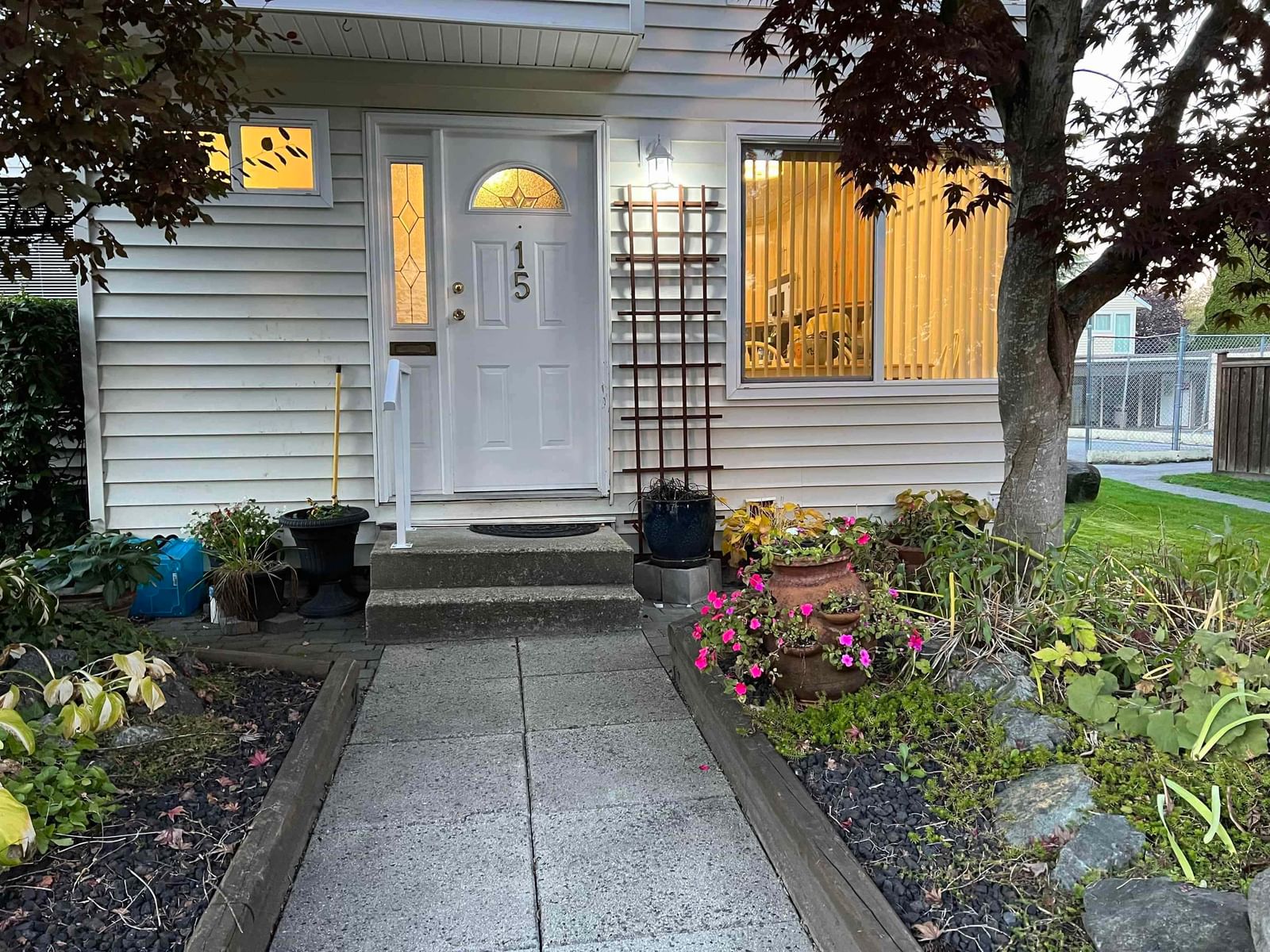Listing Image 1